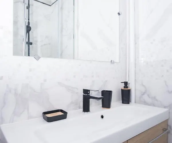 Cosy Chic Hyper-centre 4 Pers, 2 Bedrooms , 2 Sdb, Terrasse, Wifi *