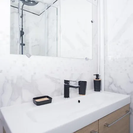 Cosy Chic Hyper-centre 4 Pers, 2 Bedrooms , 2 Sdb, Terrasse, Wifi *